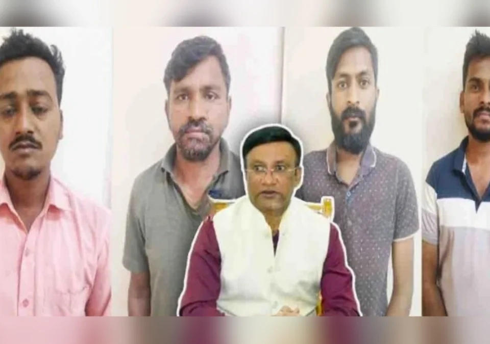 bagalkotmadhe pik vimyachya navakhali 30 kotinchi fasavnuk