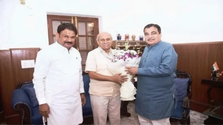 belgaav jilhyatil mahamarg vikasasathi prabhakar kore yanche mantri nitin gadkarina aavahan