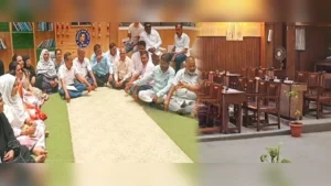 belgaav mahapalika baithakivar virodhi pakshacha bahishkar