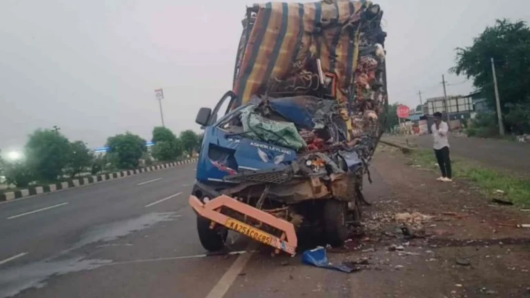 belgaav najik rashtriya mahamargavar bhishan apghat