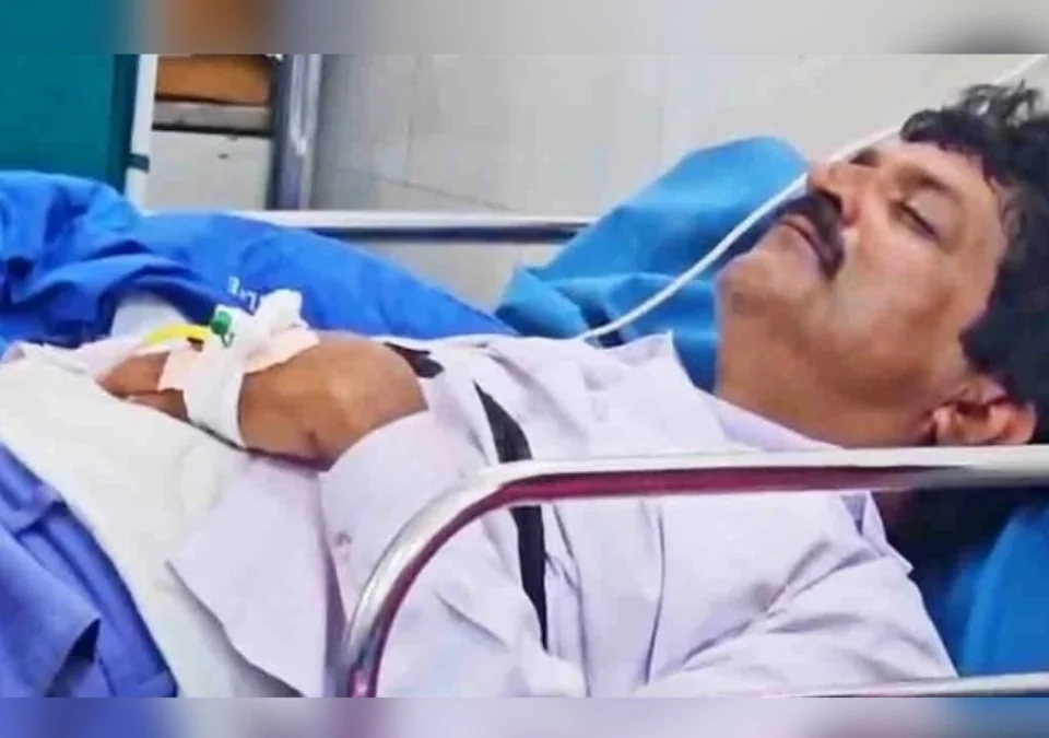 belgaav pradeshik ayukt karyalayat vyakticha atmahatyecha prayatna