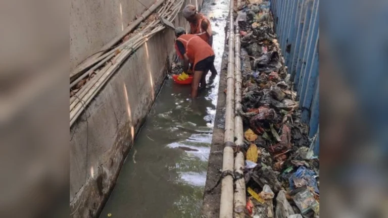 belgaav shaharatil nale safaisathi mahapalikekadun 1.05 koti rupayanchi nivida