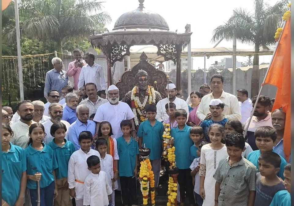 belgaavat madhyavarti sarvajanik shri shivjayanti utsav mahamandalatarfe shivjayanti utsahat sajri