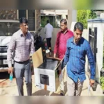 belgaavat sahayyak karyakari abhiyanta ajay singh yanchya nivassthanilokayuktancha chhapa