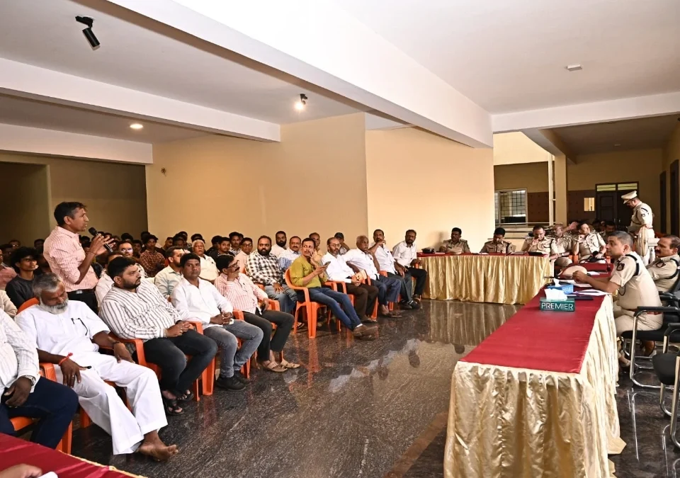 belgaavchya shivjayanti miravnukit dolby vaparavar bandi