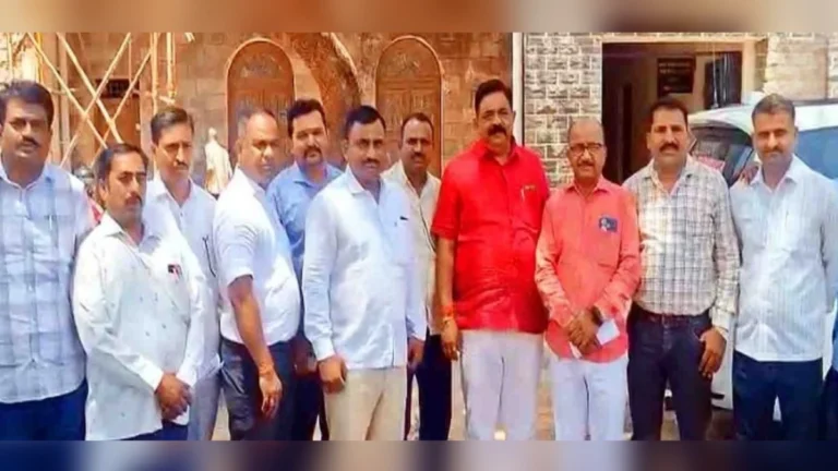 belgaavmadhil shikshak badlyancha gondhal akher mitla