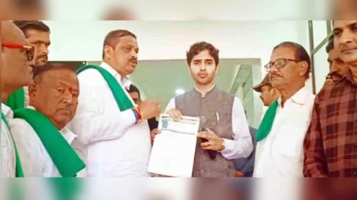 benaditil samasyaanbabat rajya shetkari sanghatne jilhaadhikaryanna nivedan