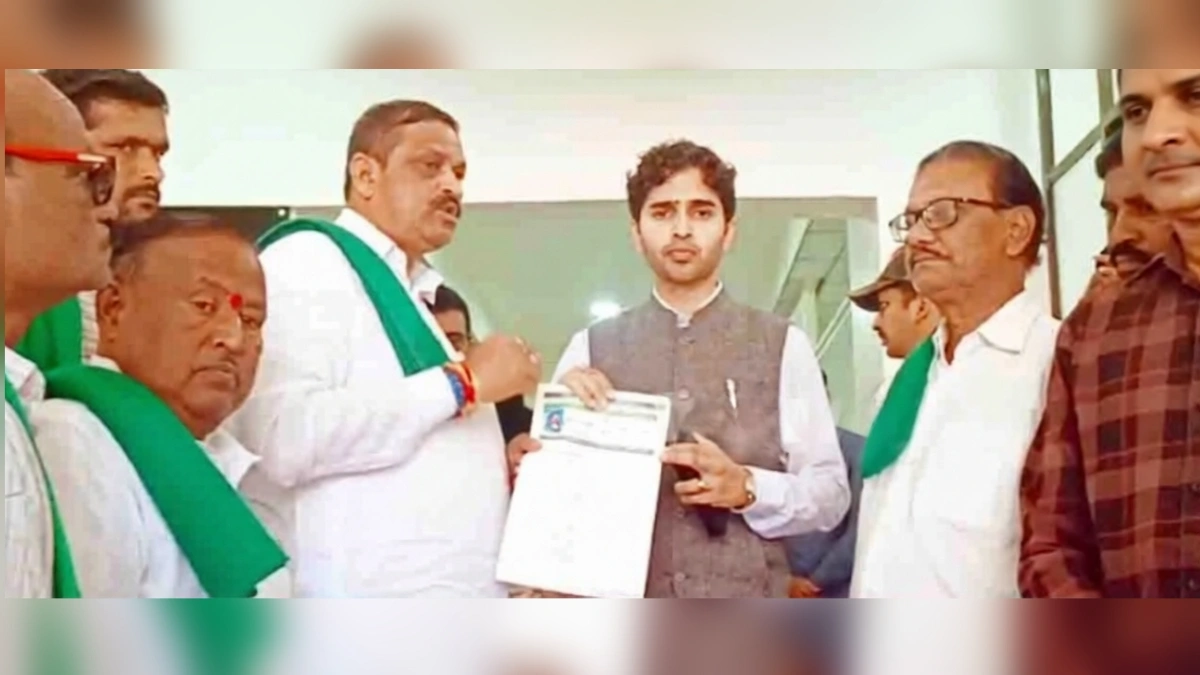 benaditil samasyaanbabat rajya shetkari sanghatne jilhaadhikaryanna nivedan