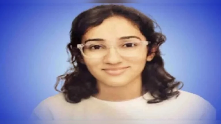 gogte college chi dhwani kulkarni commerce shakhet jilhyat pratham tar rajyat-dwitiya