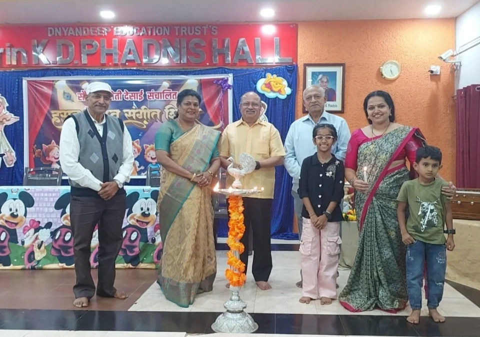 hasat- khelt sangeet shibiracha thatat shubharambh