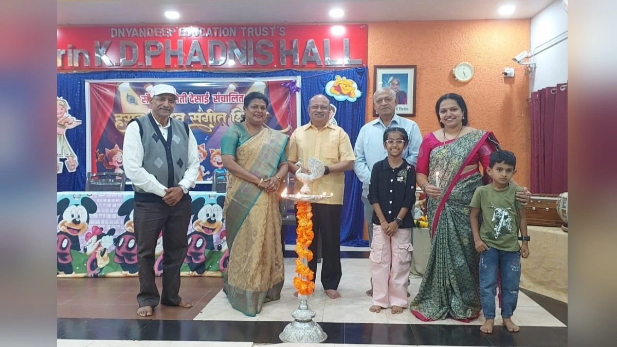 hasat- khelt sangeet shibiracha thatat shubharambh