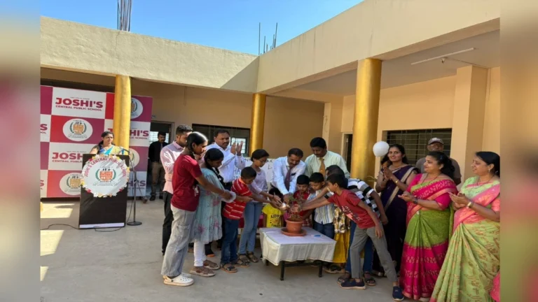 joshi'z central public school madhe shala prarambhotsav sajra