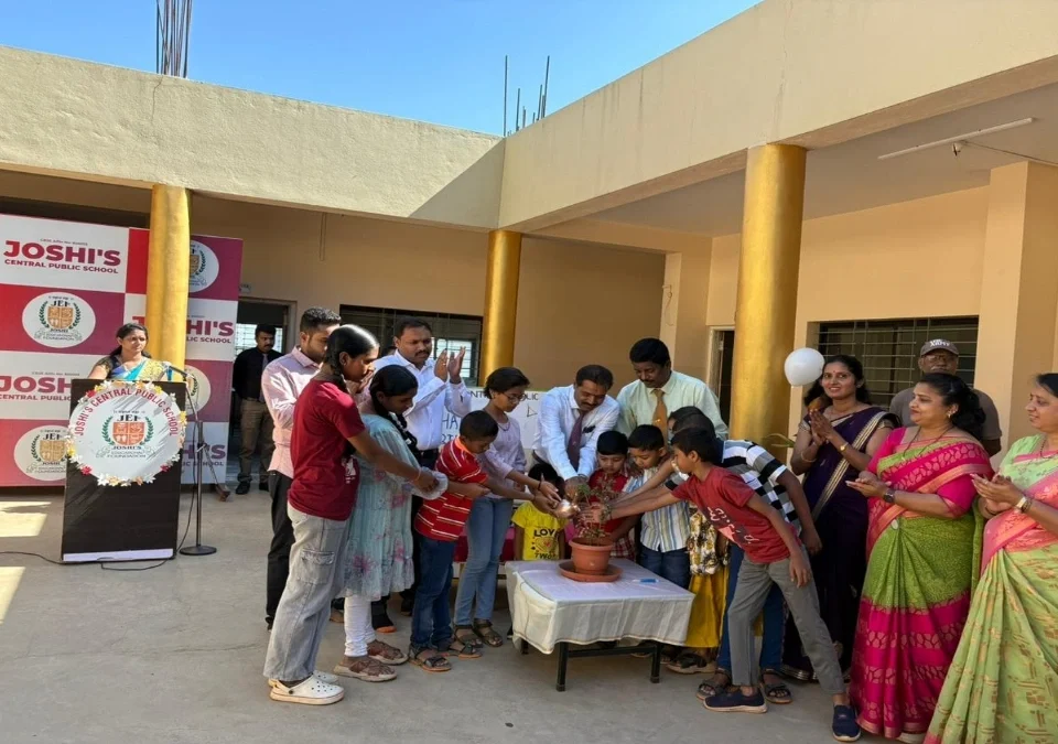 joshi'z central public school madhe shala prarambhotsav sajra