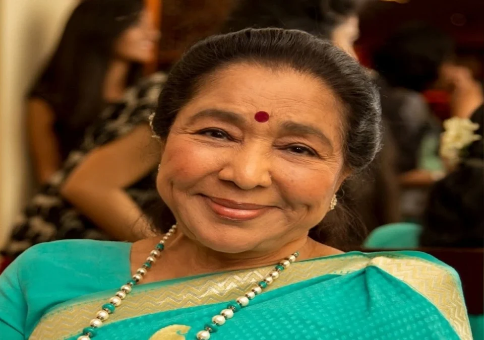 jyeshth gayika asha bhosle rugnalayat dakhal
