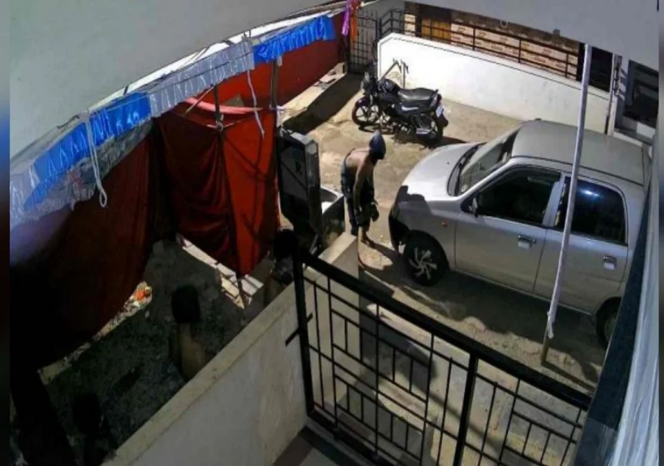 kumaraswamy layoutmadhe chortyancha sanshayaspad vavar