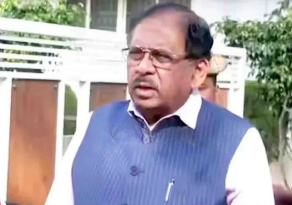 mantrimandal vistaracha antim nirnay high commandch ghenar gruhamantri - g. parameshwar