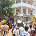 maruti galliteel anadhikrut imaarativar mahapalikechi karvai