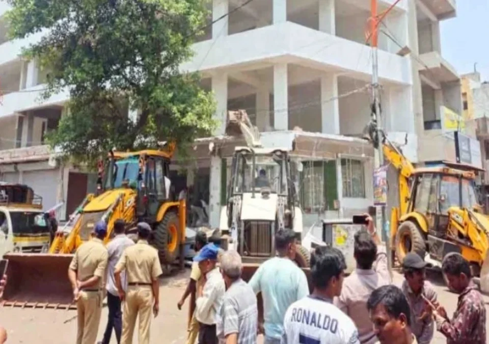 maruti galliteel anadhikrut imaarativar mahapalikechi karvai