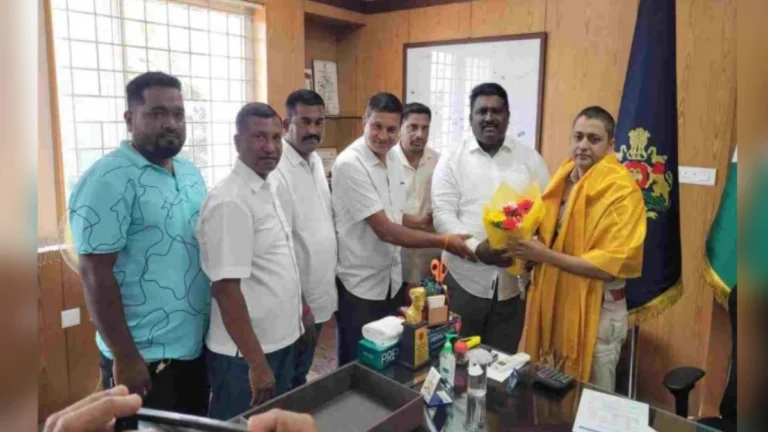 shivjayanti miravnuk shantetet par padlyabaddal police ayukt-upayuktancha satkar