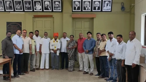 swakshari mohimela marathi bhashikanni sakriya pathinba dyava ; prakash margale