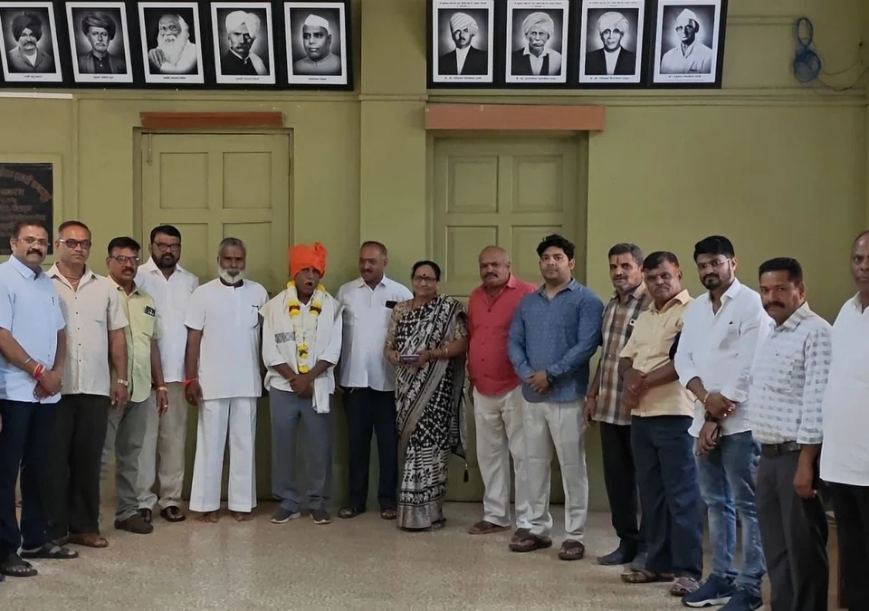 swakshari mohimela marathi bhashikanni sakriya pathinba dyava ; prakash margale