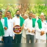 thakit us bilansathi shetkaryancha jilhaadhikari karyalayavar morcha