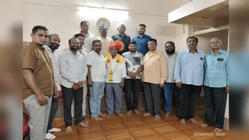 yuva samitichya vatine madhyavartiche navnirvachit adhyaksh prakash margale yancha satkar