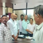 belgaav-dharwad railway prakalpala shetkaryancha tivra virodh