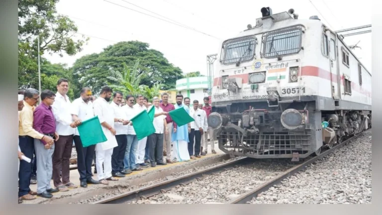 belgaav sikandarabad saptahik railwayla prarambh (1)