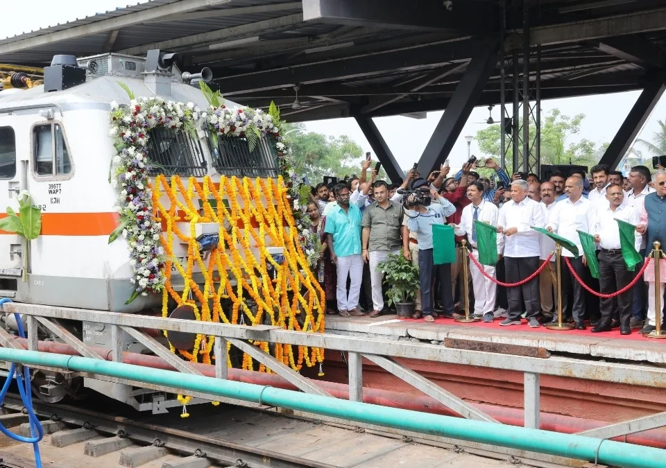 bengaluru-belgaav-mumbai navya railvesevecha shubharambh