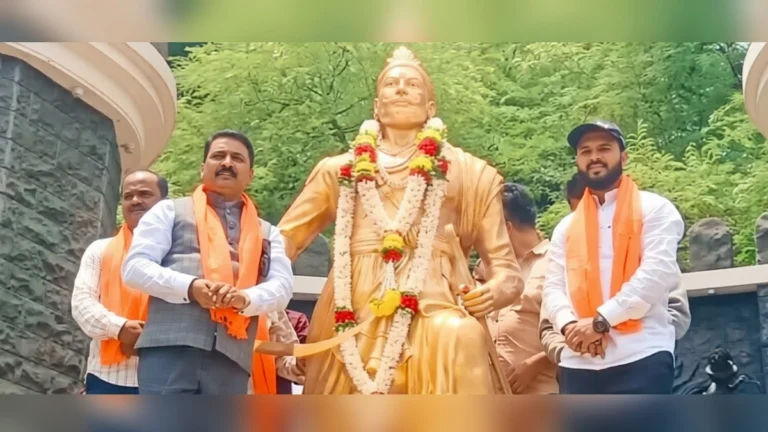 bjp yuva morchachya vatine belgaavat dh. sambhaji maharaj jayanti sajri