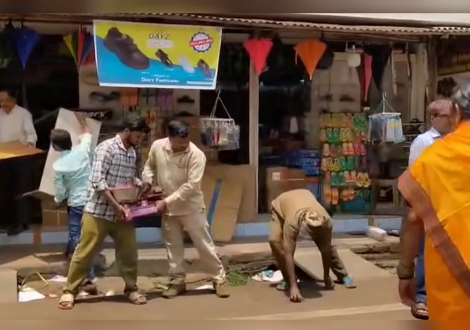 ganpat gallit punha atikraman hataav mohim
