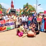 gas-indhan darvadhivirodhat belgaavat mahila congressche andolan