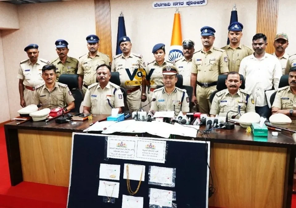 gharkam karanaryachach kotyavadhinchya sonayavar dalla