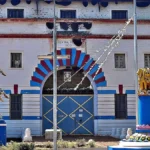 hindalga karagruhatil mobile prakaranancha tapas tivra