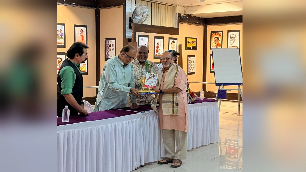 jagatik vyangchitrakar dinanimit jagdish kunte yancha satkar