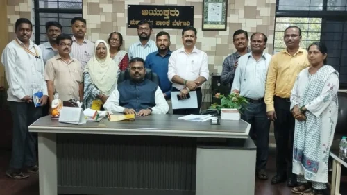janganneneche kam velepurvi purn kelelya adhikaryancha manpa ayuktankadun satkar