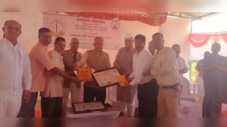 kadoli marathi sahitya sanghacha sahitya seva puraskarane samman