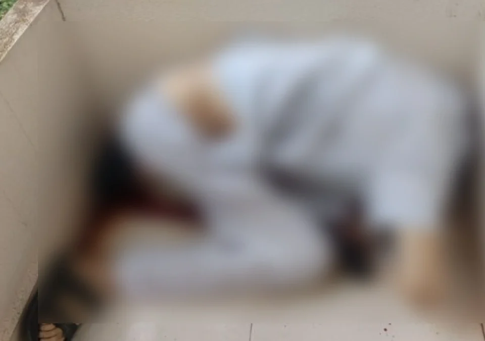 karkarogane trast doctorachi goli zhadun gheun atmahatya
