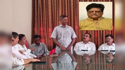 m. d. mulla yancha nidhanane patrakarita kshetratil nirbhid vyaktimatva haraple