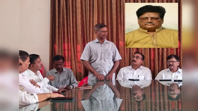 m. d. mulla yancha nidhanane patrakarita kshetratil nirbhid vyaktimatva haraple