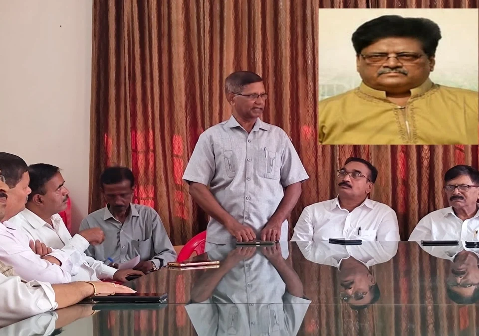 m. d. mulla yancha nidhanane patrakarita kshetratil nirbhid vyaktimatva haraple