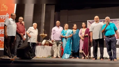 sangeet aasha karyakramane rasik shrote mantramugdha