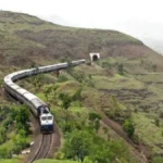 sawantwadi-chandgad-belgaav pralambit railway margache kam tatadine suru kara