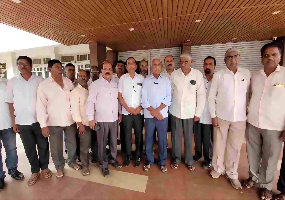 seemabhagatil bhashavadavirodhat maharashtra ekikaran samiti akramak