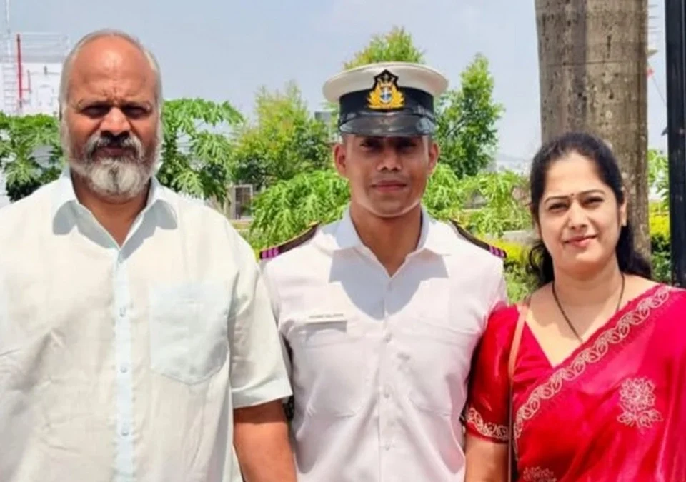 vedant killekarchi merchant navytil adhikari padasathi nivad
