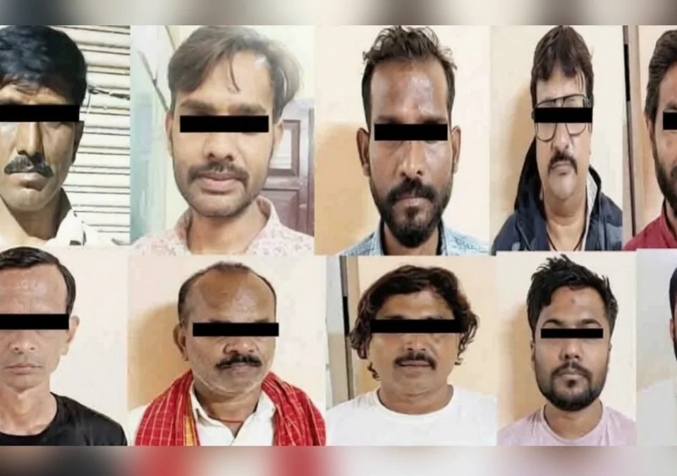bekaydeshir vyavasayanvirodhat belgaav polisanchi dhadak karvai