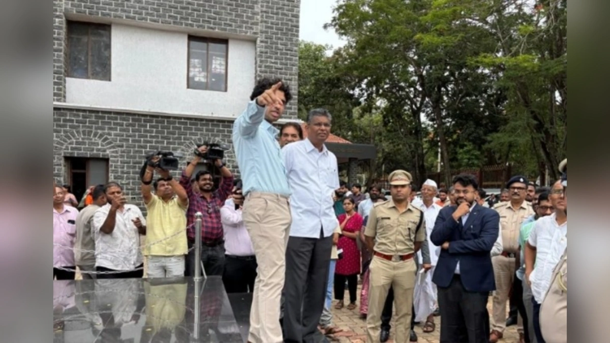 belgaav jilhadhikari karyalayachya vikaskamanchi mantri satish jarkiholinkadun pahani
