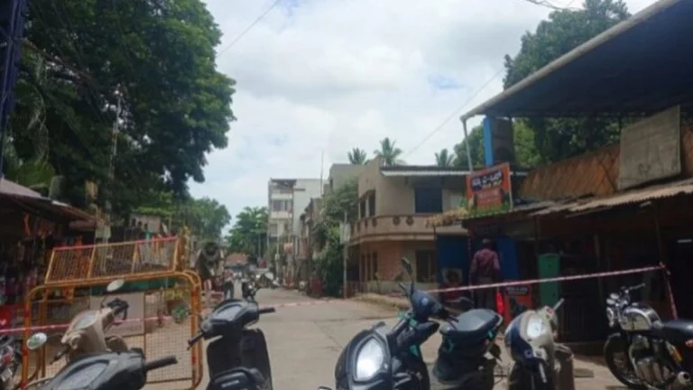 bhatkande shalesamoril rastyachya durustila akher suruvat