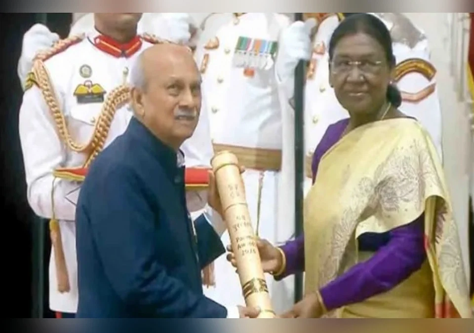 dr. prabhakar kore padmashri puraskarane sanmanit